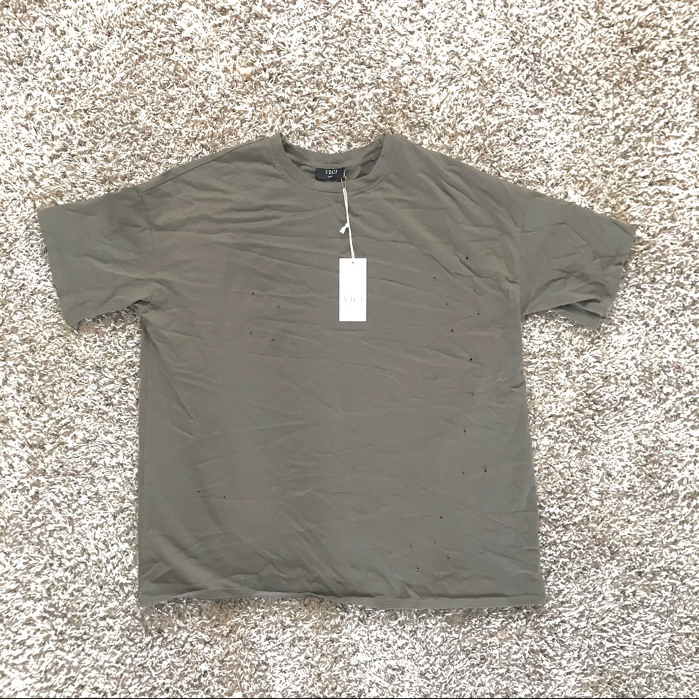 🌟NEVER WORN 🌟Vici oversized Green T